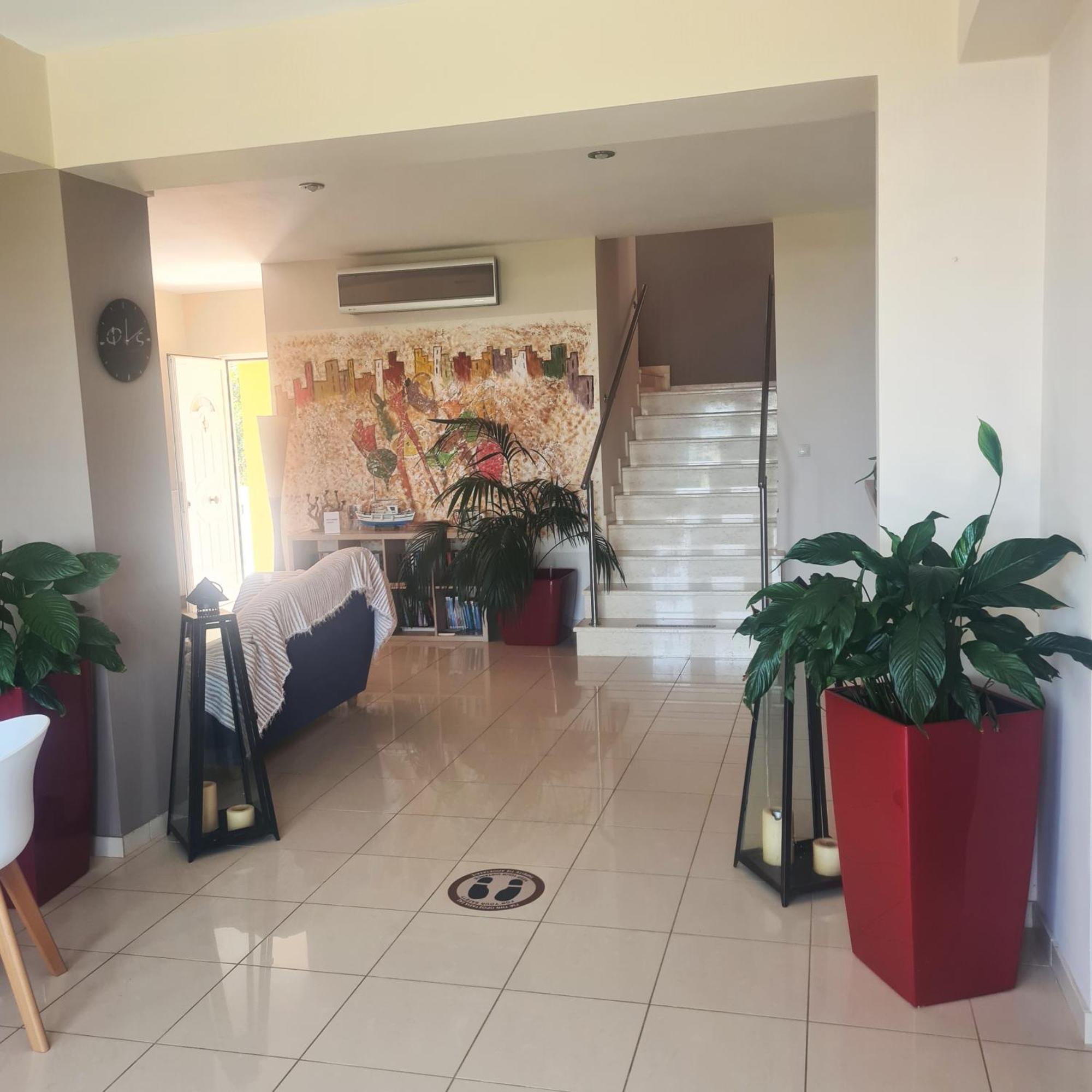 Manto Studios Tiros Luaran gambar