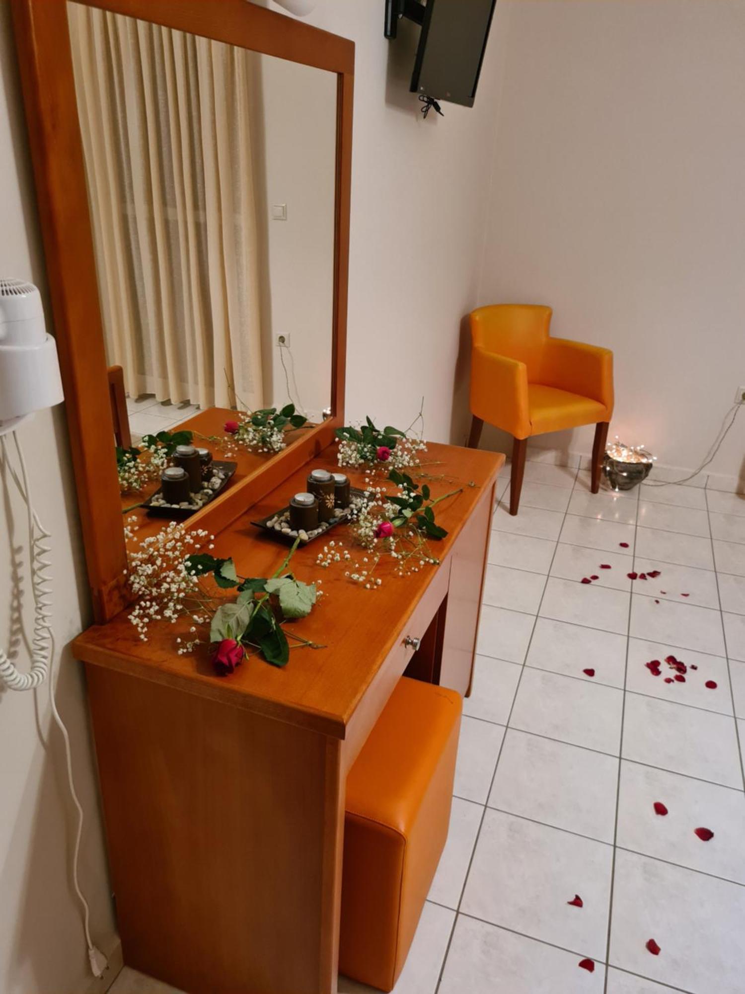 Manto Studios Tiros Luaran gambar